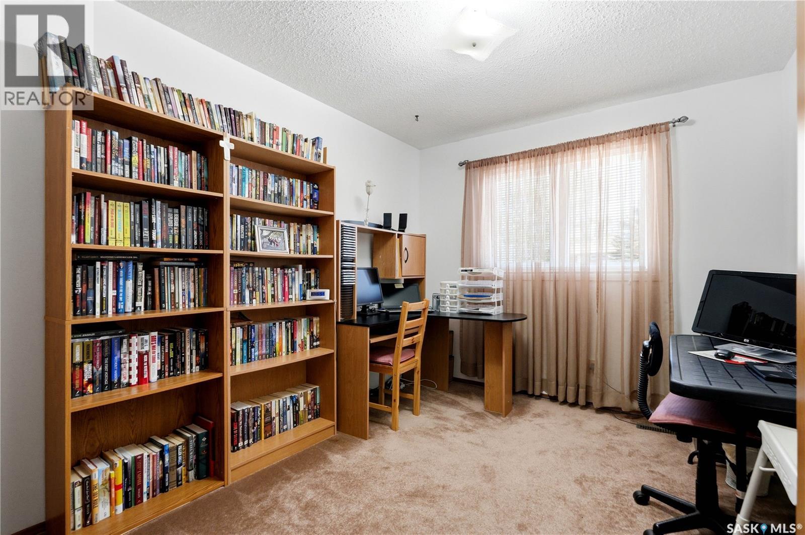 719 Wakaw Terrace, Saskatoon, SK - Indoor Photo Showing Office