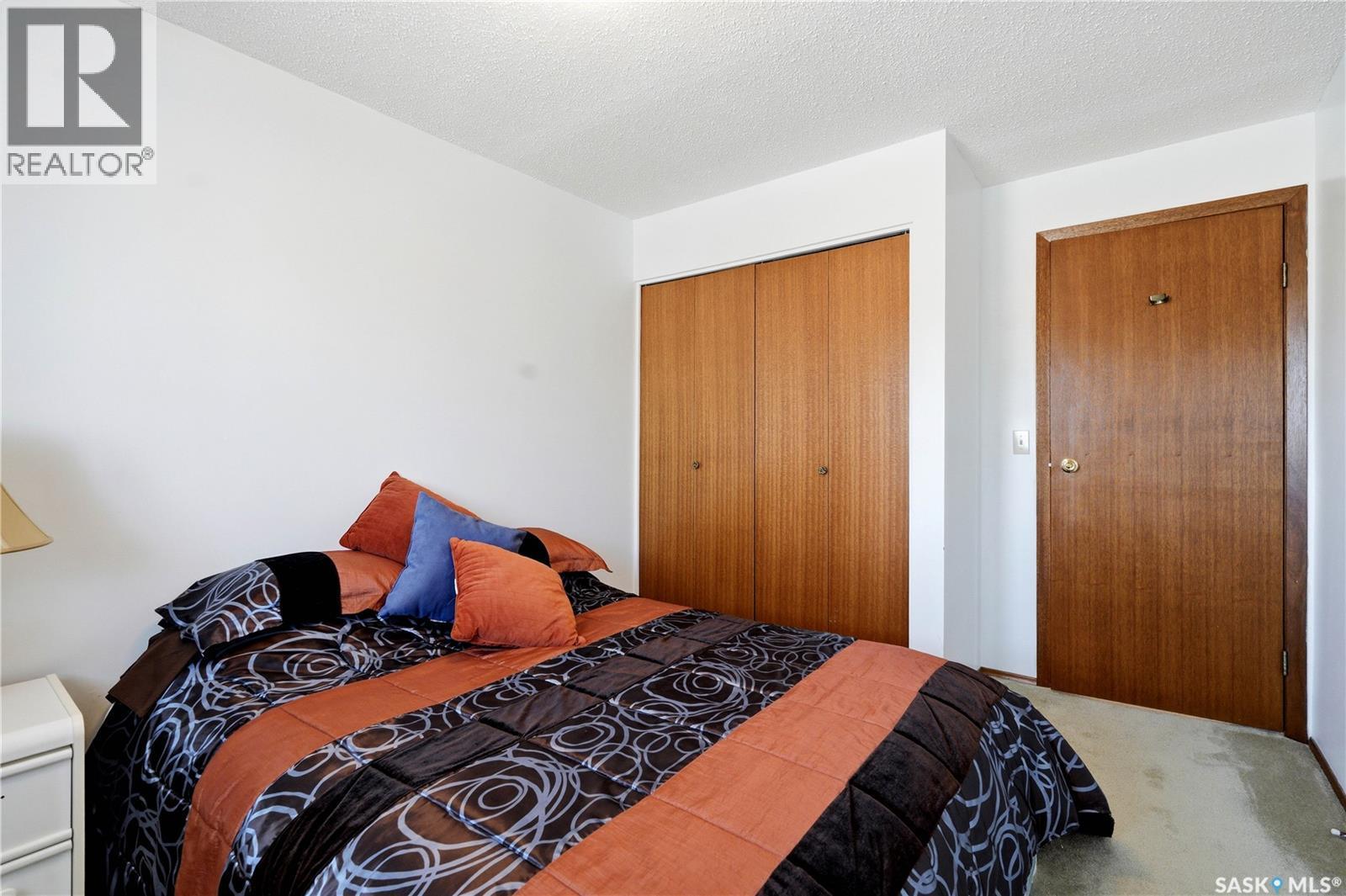 719 Wakaw Terrace, Saskatoon, SK - Indoor Photo Showing Bedroom
