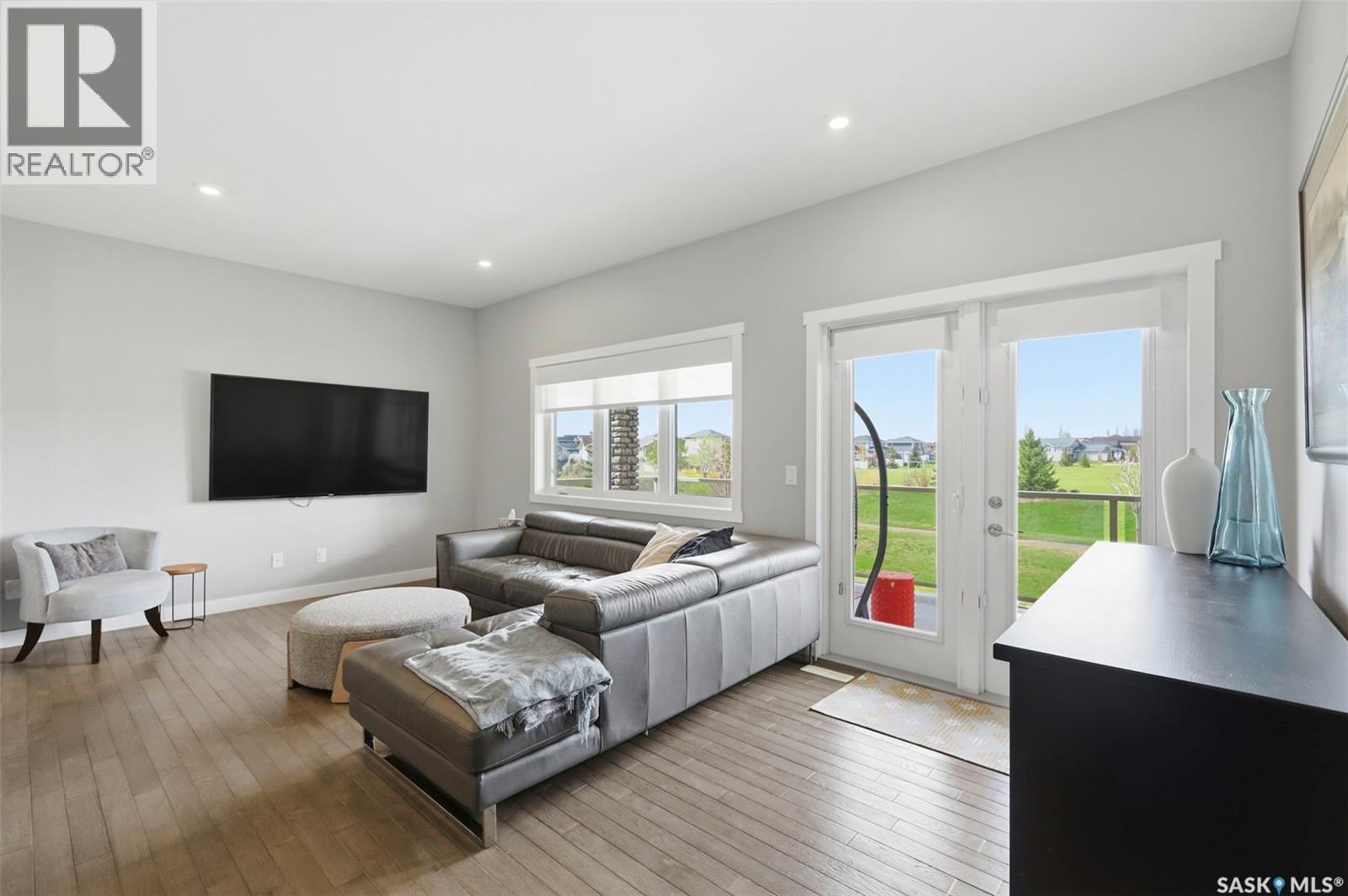 105 542 Pringle Crescent, Saskatoon, SK - Indoor Photo Showing Living Room