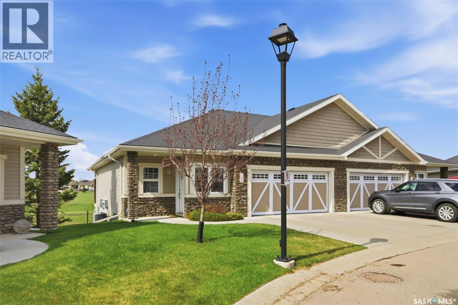 105 542 Pringle Crescent, Saskatoon, SK - Outdoor