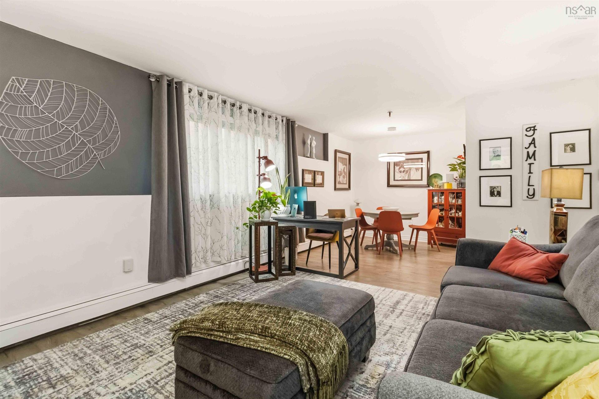 4 41 Moirs Mill Road, Bedford, NS - Indoor Photo Showing Living Room