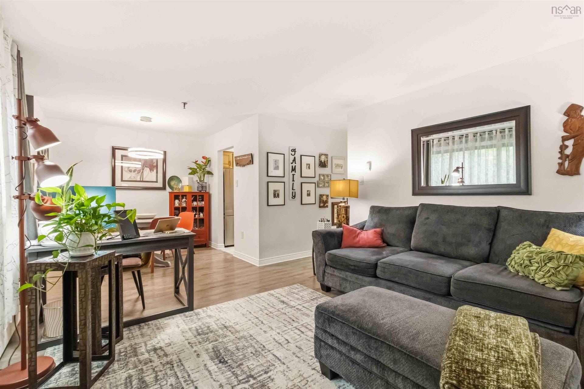 4 41 Moirs Mill Road, Bedford, NS - Indoor Photo Showing Living Room