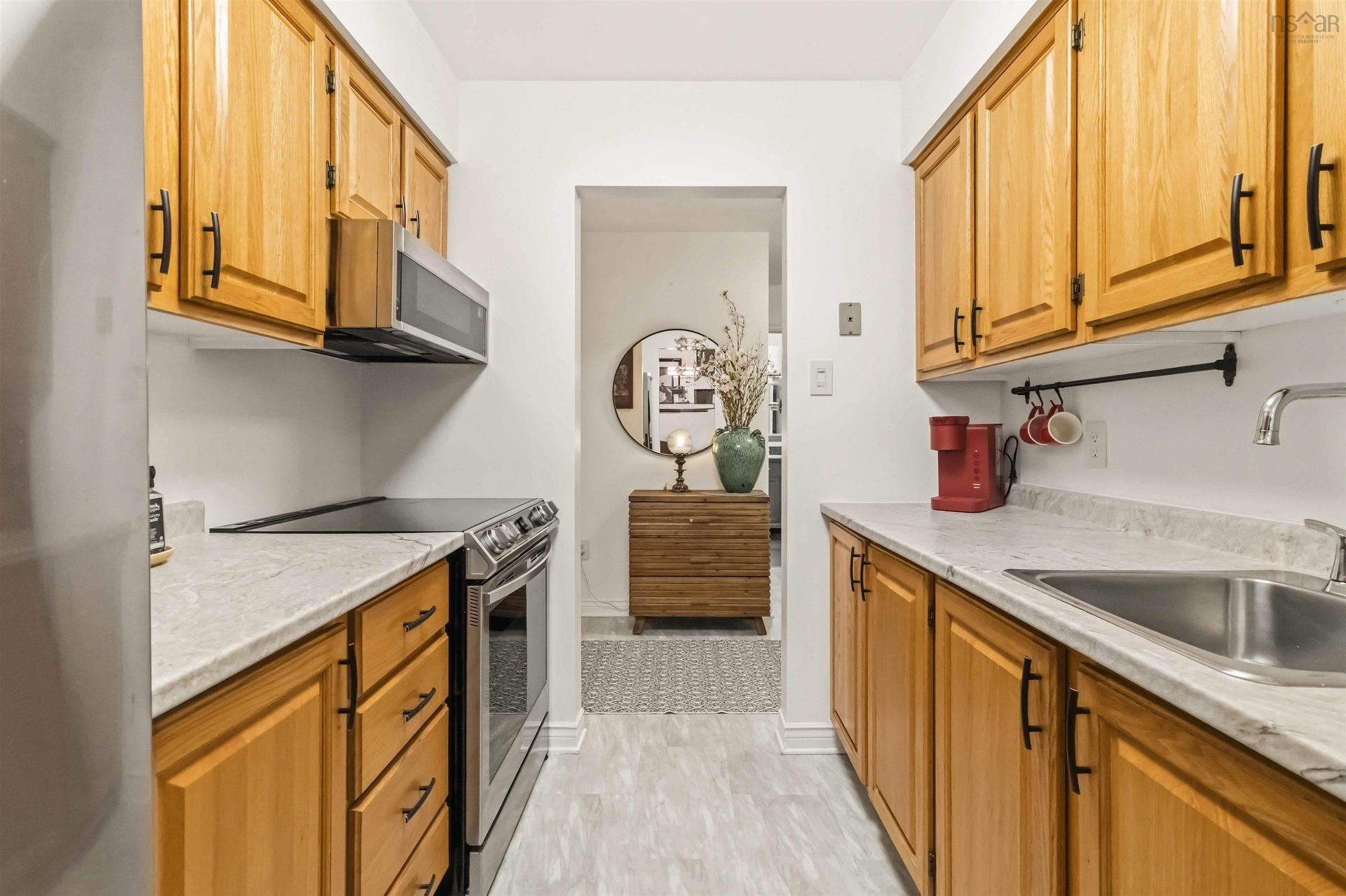 4 41 Moirs Mill Road, Bedford, NS - Indoor Photo Showing Kitchen