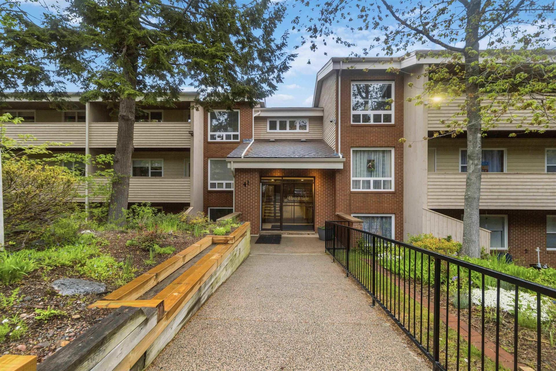 4 41 Moirs Mill Road, Bedford, NS - Outdoor