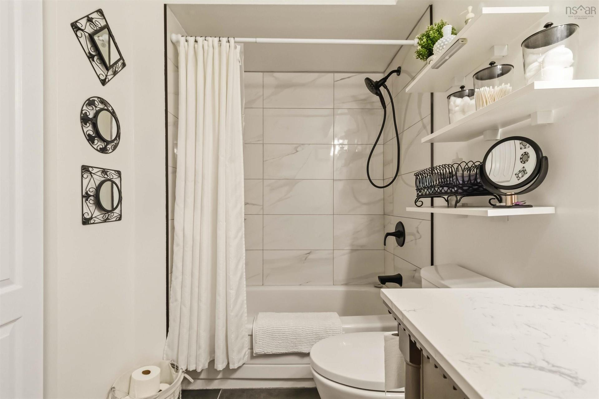 4 41 Moirs Mill Road, Bedford, NS - Indoor Photo Showing Bathroom
