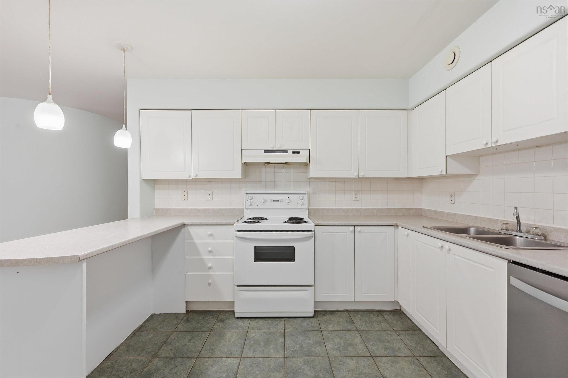 102 512 Parkland Drive, Clayton Park, NS