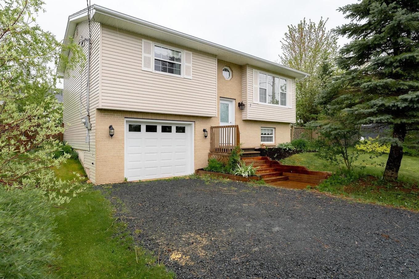 7 Daun Avenue, Enfield, NS