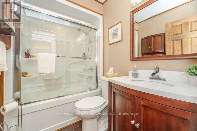 24 Cedar Drive, Caledon, ON - Indoor Photo Showing Bathroom