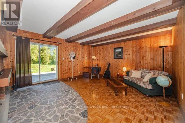 24 Cedar Drive, Caledon, ON - Indoor Photo Showing Other Room