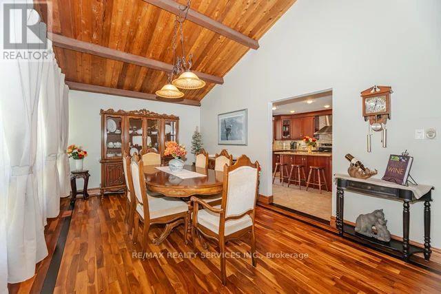 24 Cedar Drive, Caledon, ON - Indoor Photo Showing Dining Room