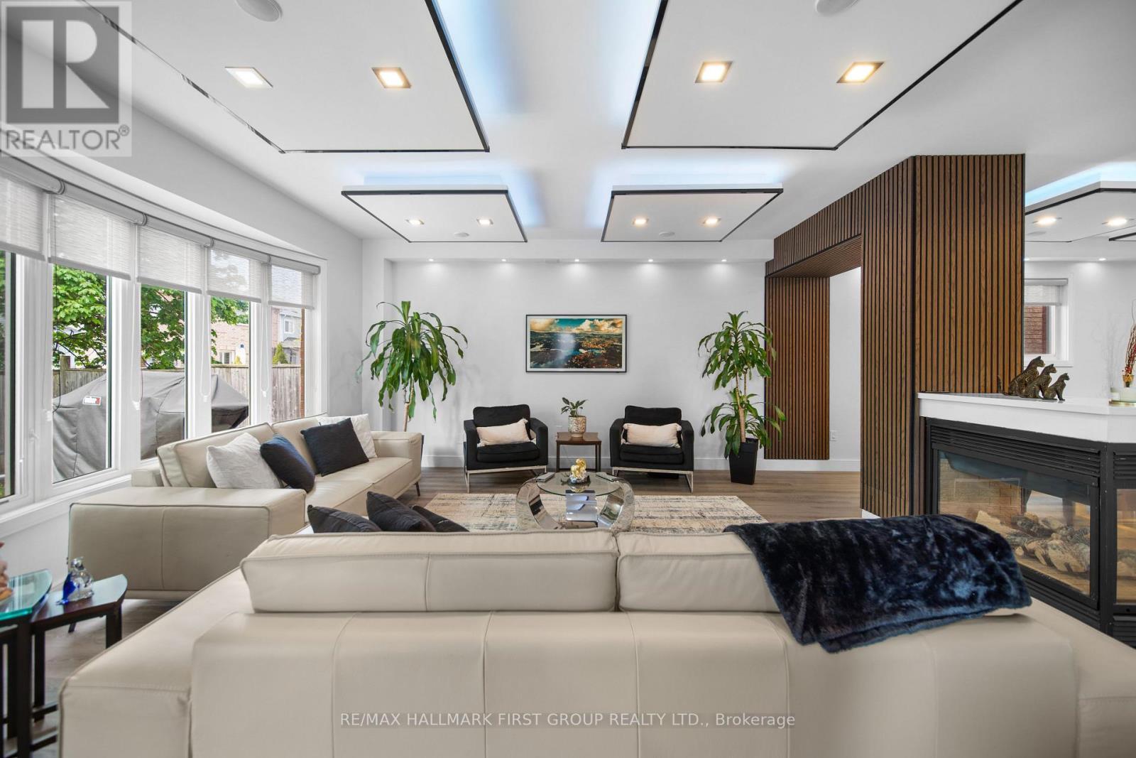 62 Cachet Boulevard, Whitby, ON - Indoor With Fireplace