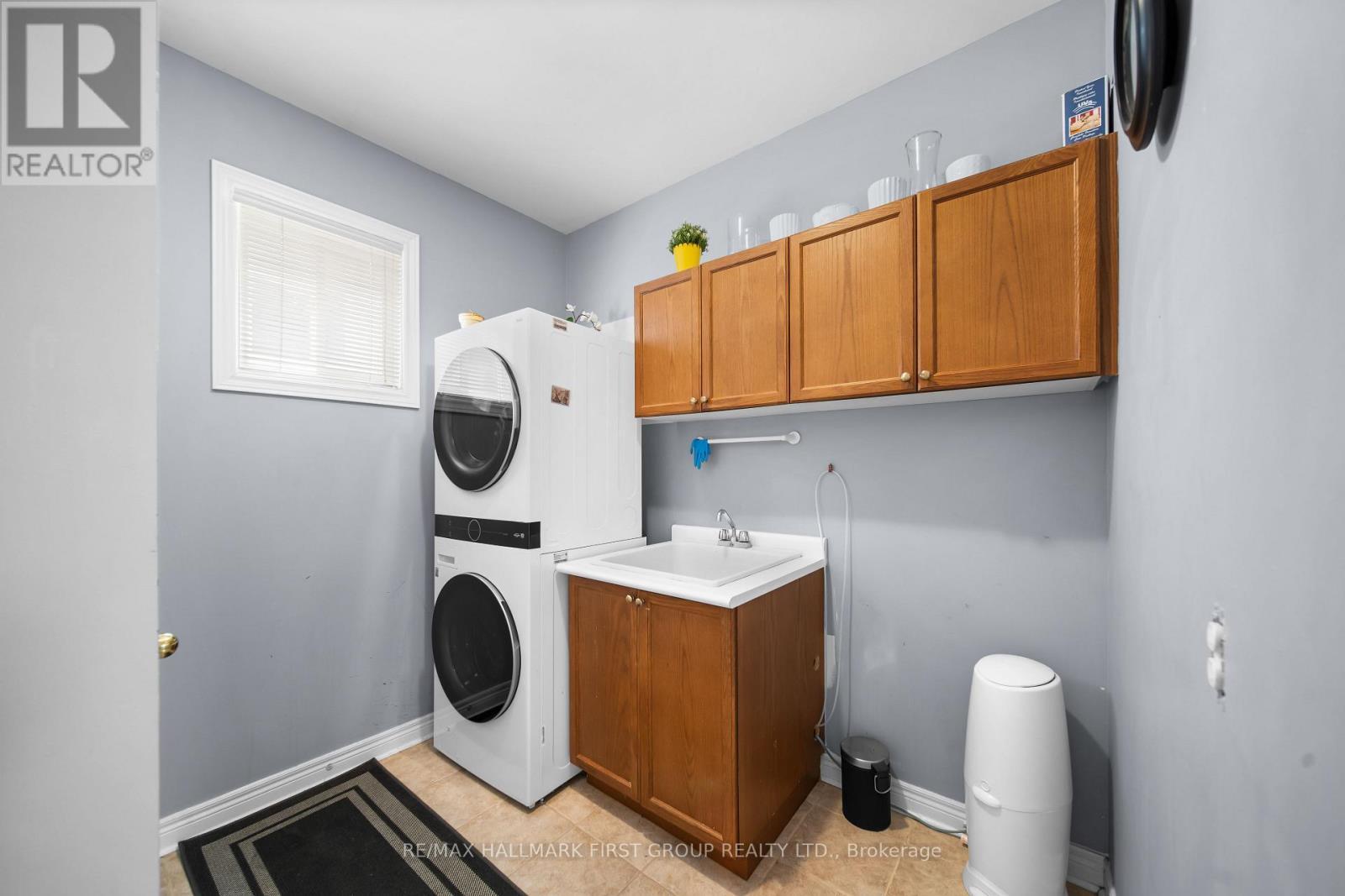 62 Cachet Boulevard, Whitby, ON - Indoor Photo Showing Laundry Room