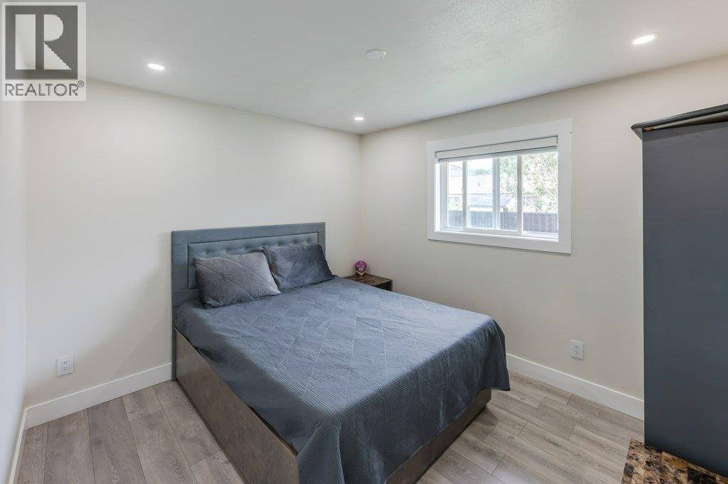 260 Willows Place, Oliver, BC - Indoor Photo Showing Bedroom