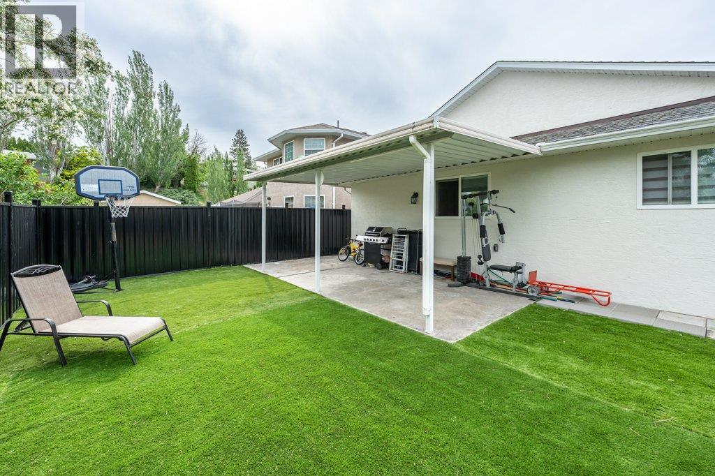 260 Willows Place, Oliver, BC - Outdoor