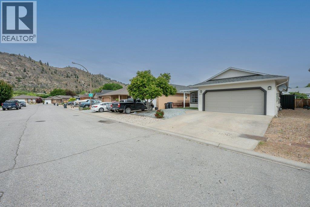 260 Willows Place, Oliver, BC - Outdoor
