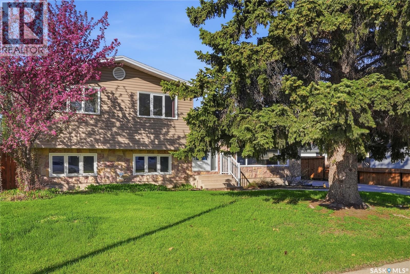 28 Malta Crescent, Saskatoon, SK - Outdoor