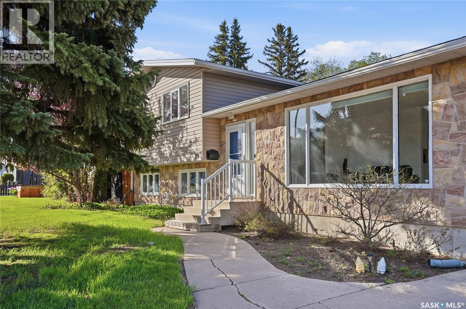 28 Malta Crescent, Saskatoon, SK - Outdoor