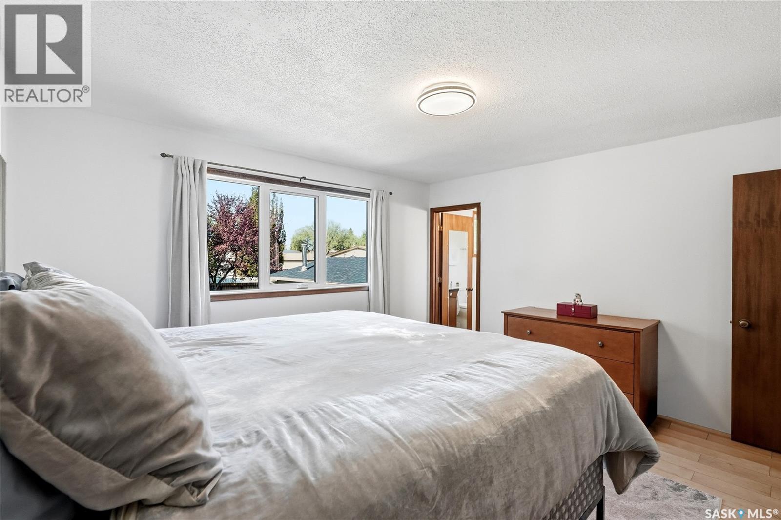 28 Malta Crescent, Saskatoon, SK - Indoor Photo Showing Bedroom