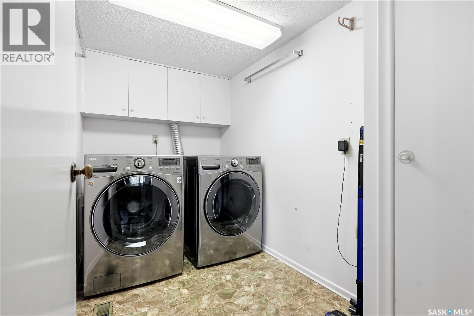 28 Malta Crescent, Saskatoon, SK - Indoor Photo Showing Laundry Room