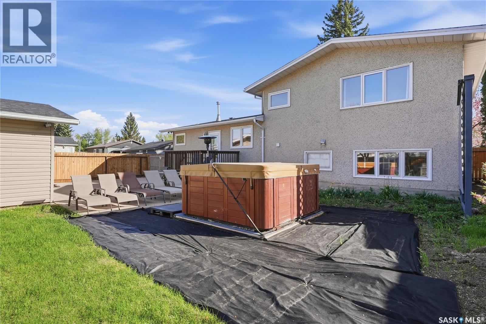 28 Malta Crescent, Saskatoon, SK - Outdoor With Deck Patio Veranda With Exterior