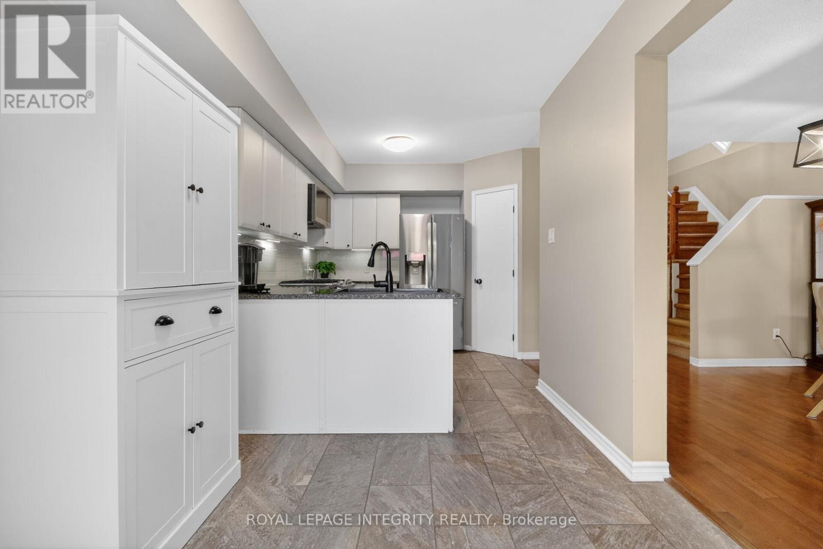 1 Chantilly Gate, Ottawa, ON - Indoor Photo Showing Kitchen