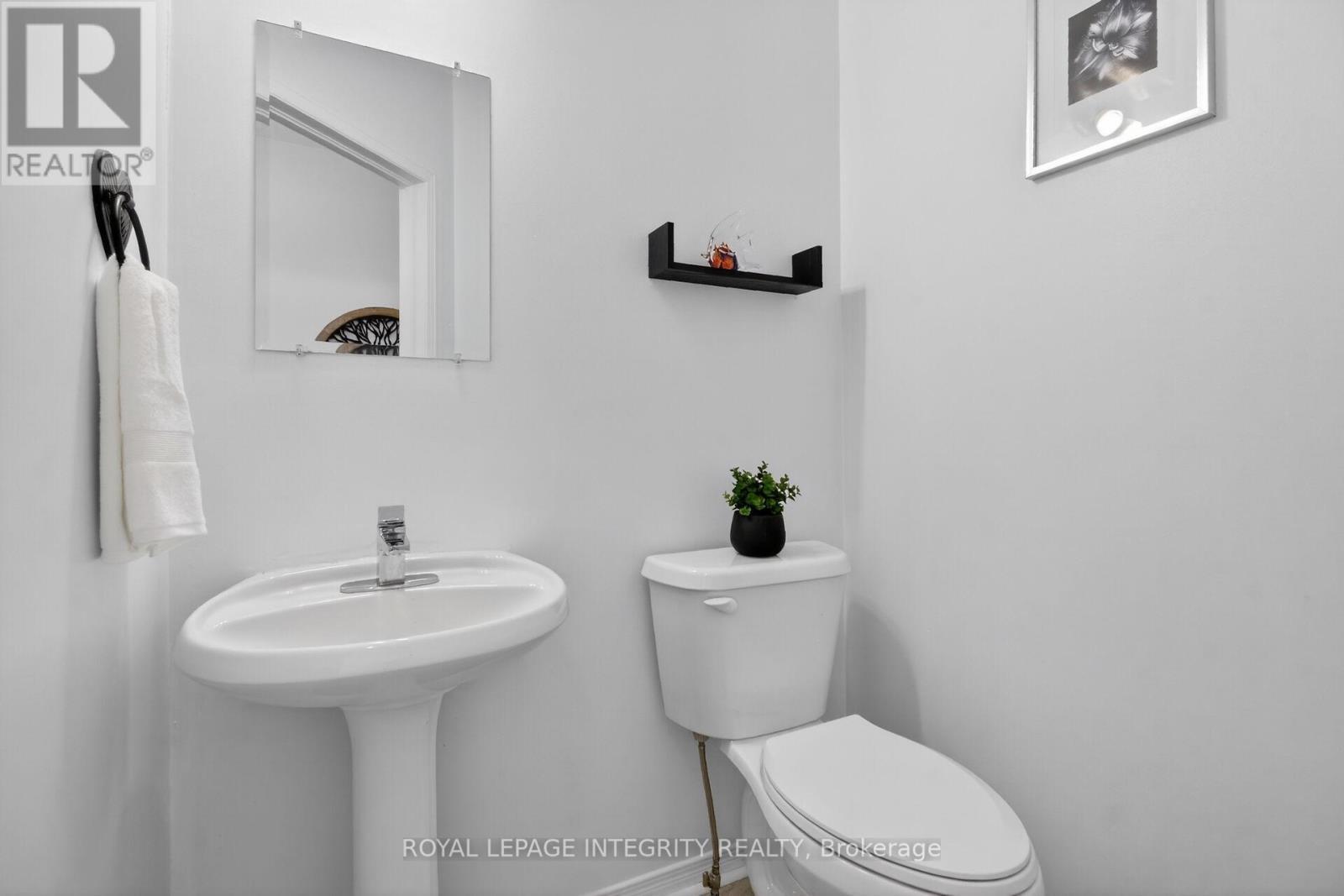 1 Chantilly Gate, Ottawa, ON - Indoor Photo Showing Bathroom