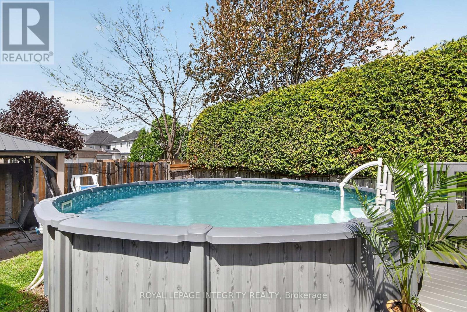 1 Chantilly Gate, Ottawa, ON - Outdoor With Above Ground Pool