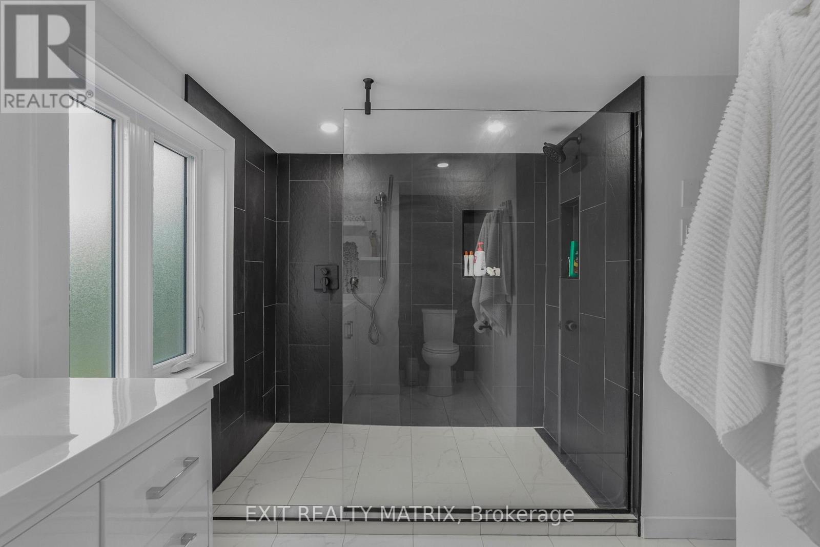160 Nelson Street E, Hawkesbury, ON - Indoor Photo Showing Bathroom