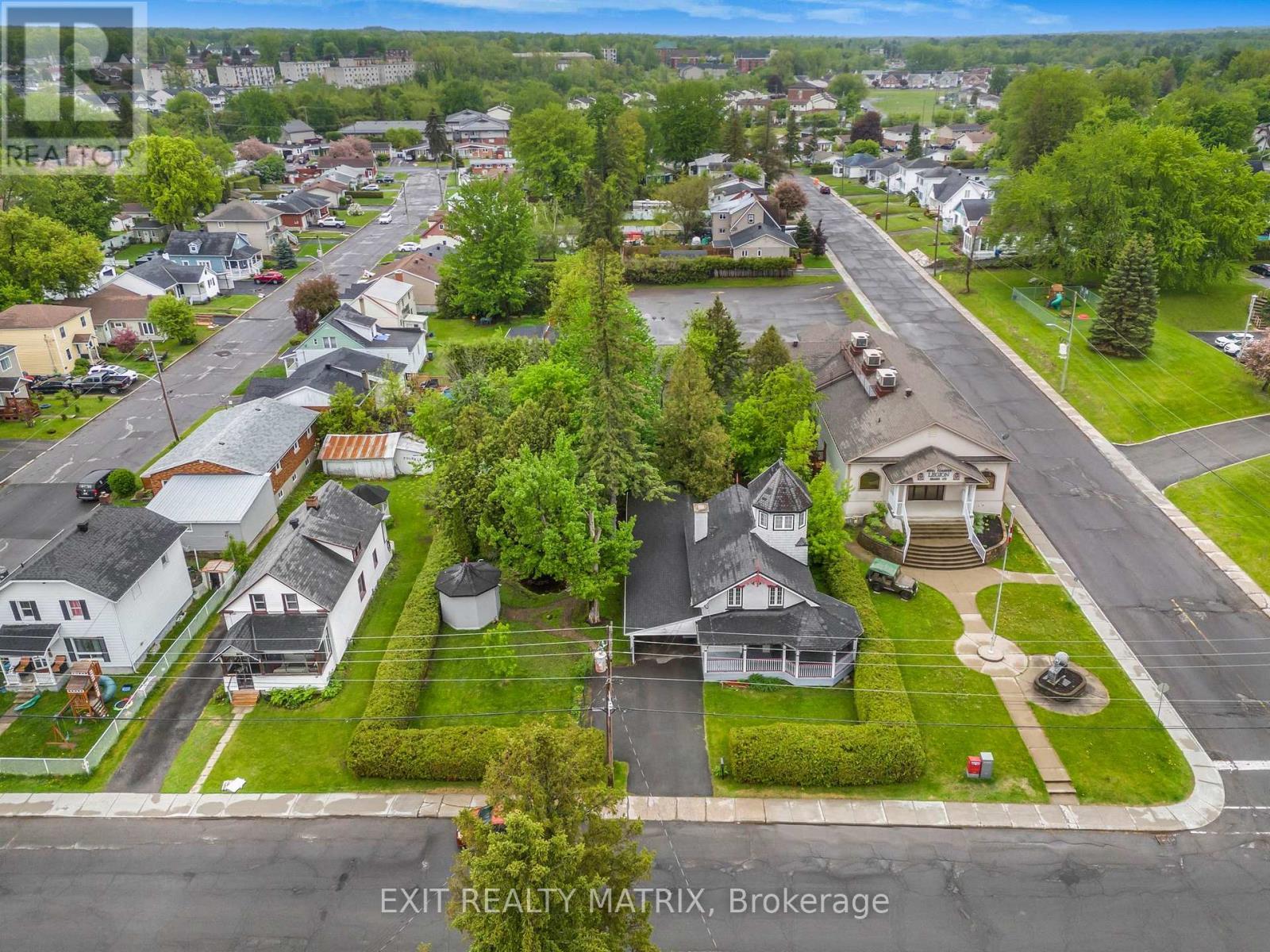 160 Nelson Street E, Hawkesbury, ON - Outdoor With View