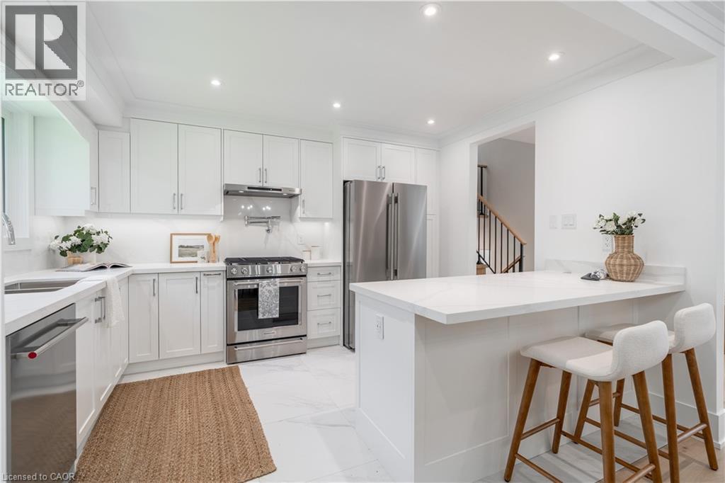 1379 Christina Court, Burlington, ON