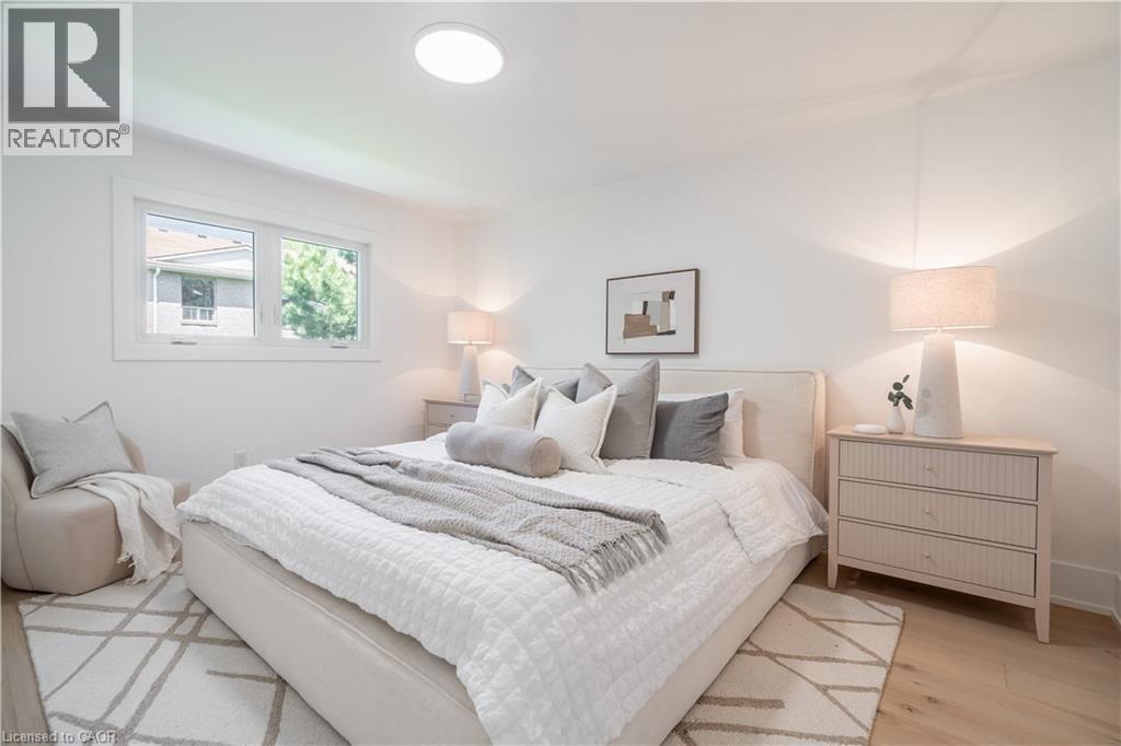 1379 Christina Court, Burlington, ON