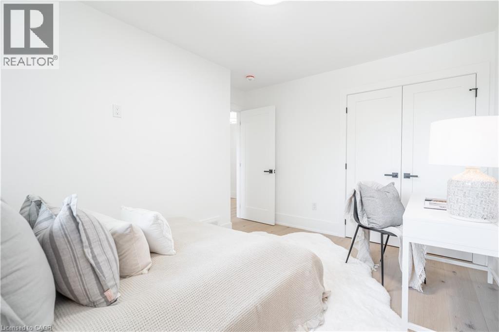 1379 Christina Court, Burlington, ON