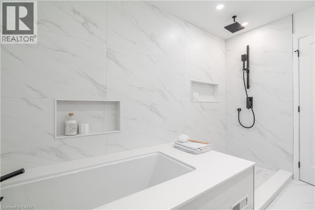1379 Christina Court, Burlington, ON