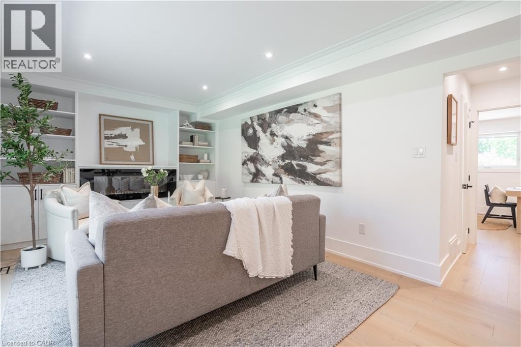 1379 Christina Court, Burlington, ON