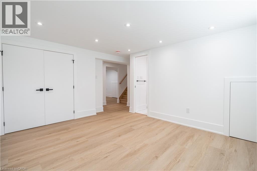 1379 Christina Court, Burlington, ON