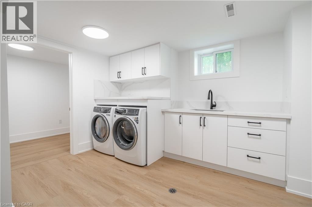 1379 Christina Court, Burlington, ON