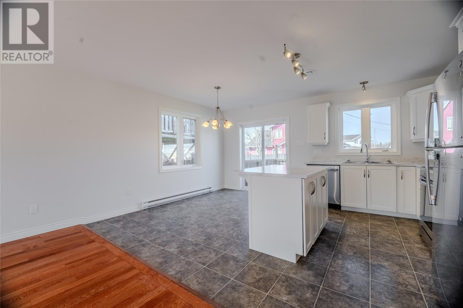 4 Parkview Crescent, St. John'S, NL - Indoor Photo Showing Kitchen