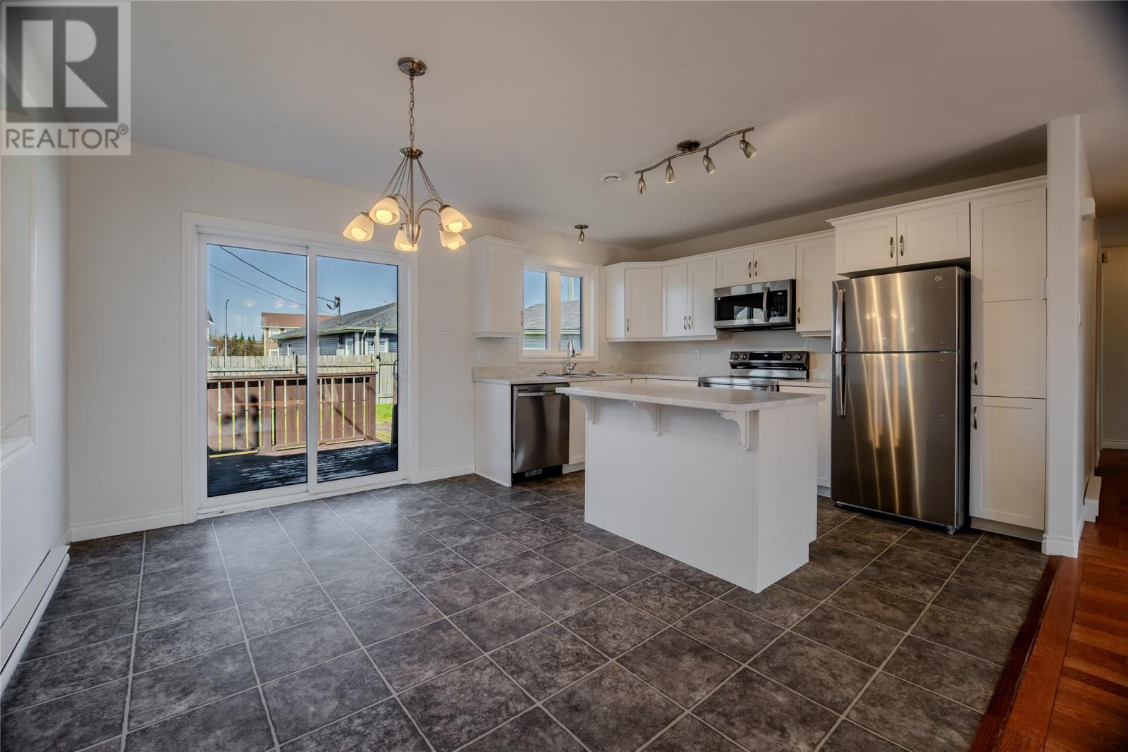 4 Parkview Crescent, St. John'S, NL - Indoor Photo Showing Kitchen