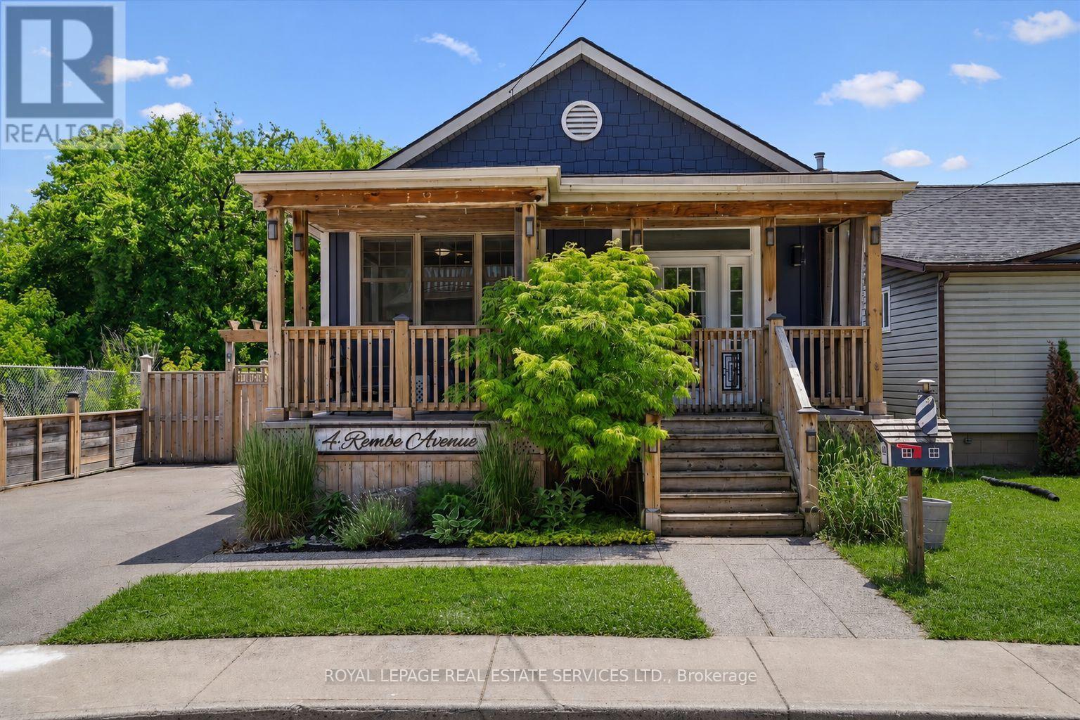 4 Rembe Avenue, Hamilton, ON - Outdoor With Deck Patio Veranda