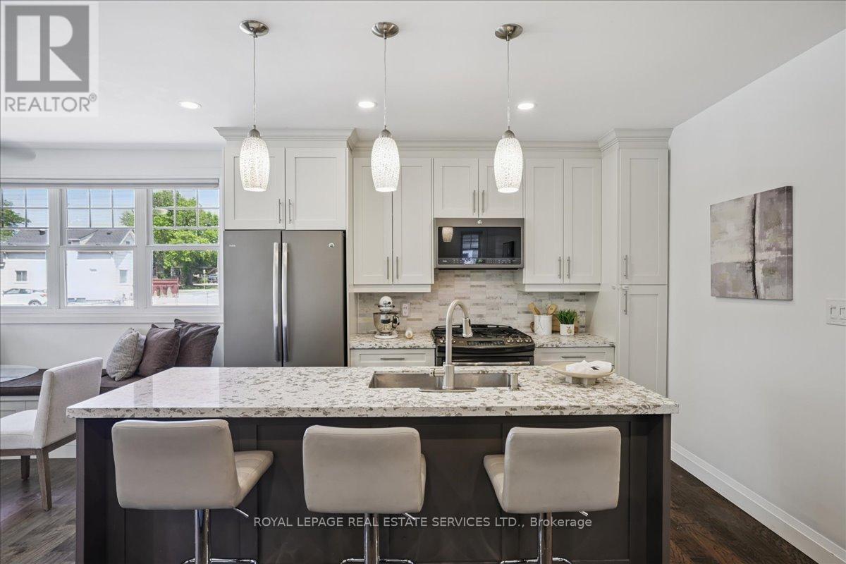 4 Rembe Avenue, Hamilton, ON - Indoor