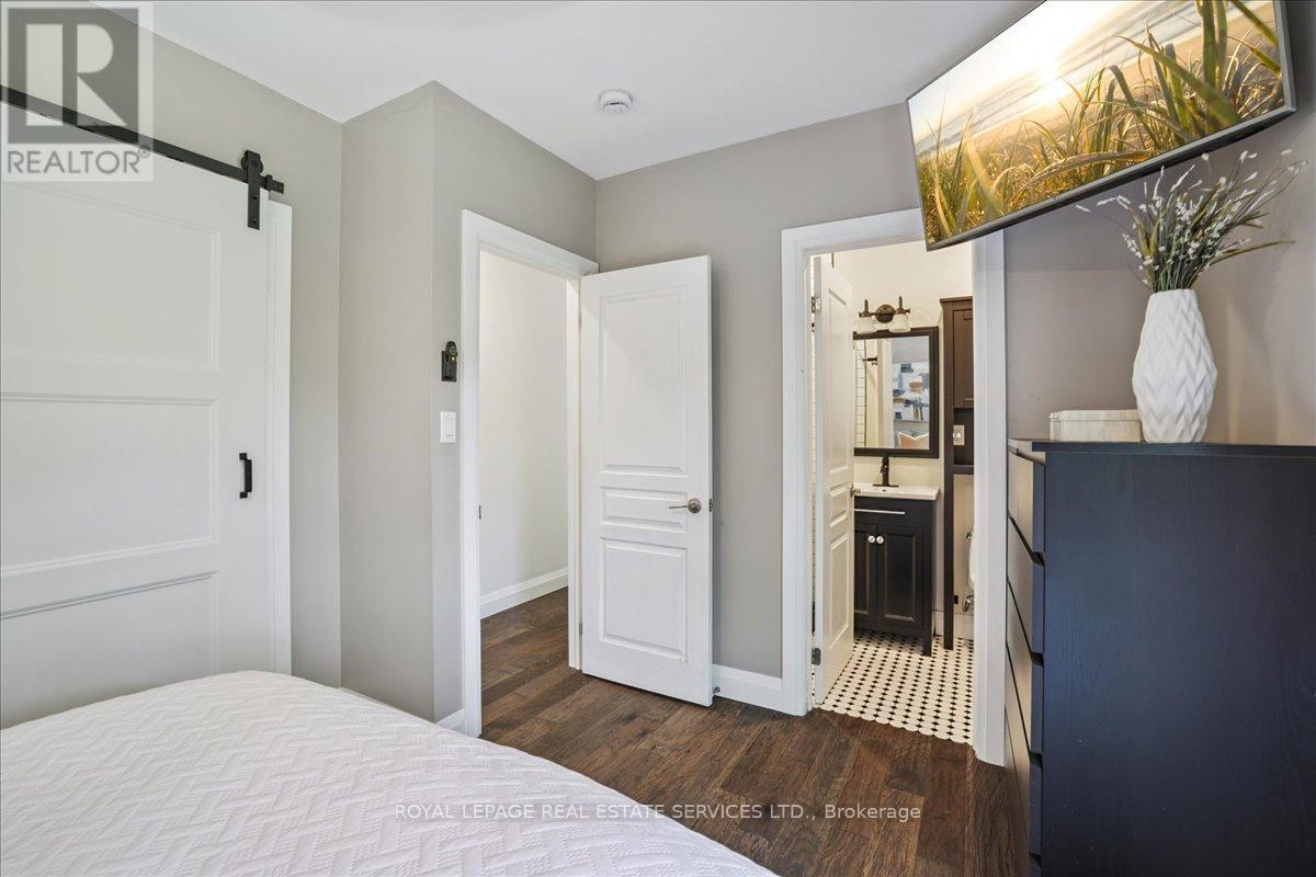 4 Rembe Avenue, Hamilton, ON - Indoor Photo Showing Bedroom
