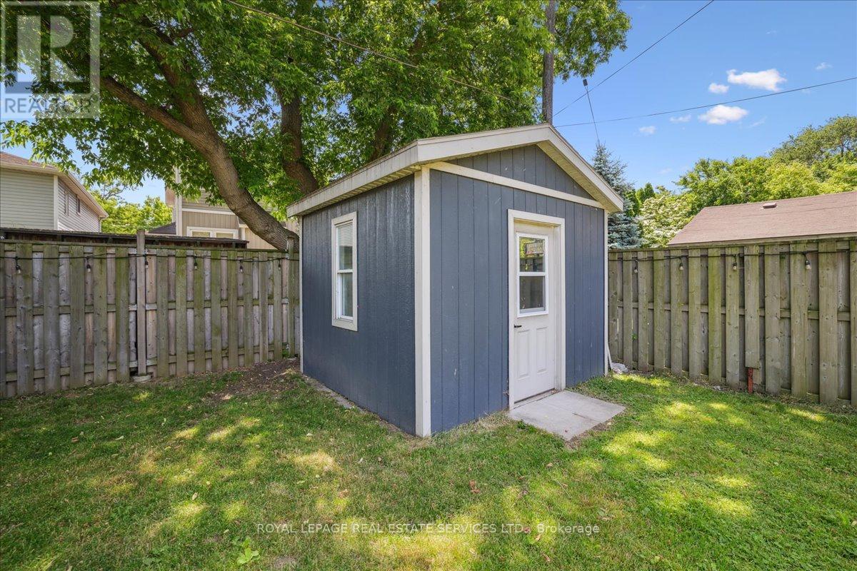 4 Rembe Avenue, Hamilton, ON - Outdoor With Exterior