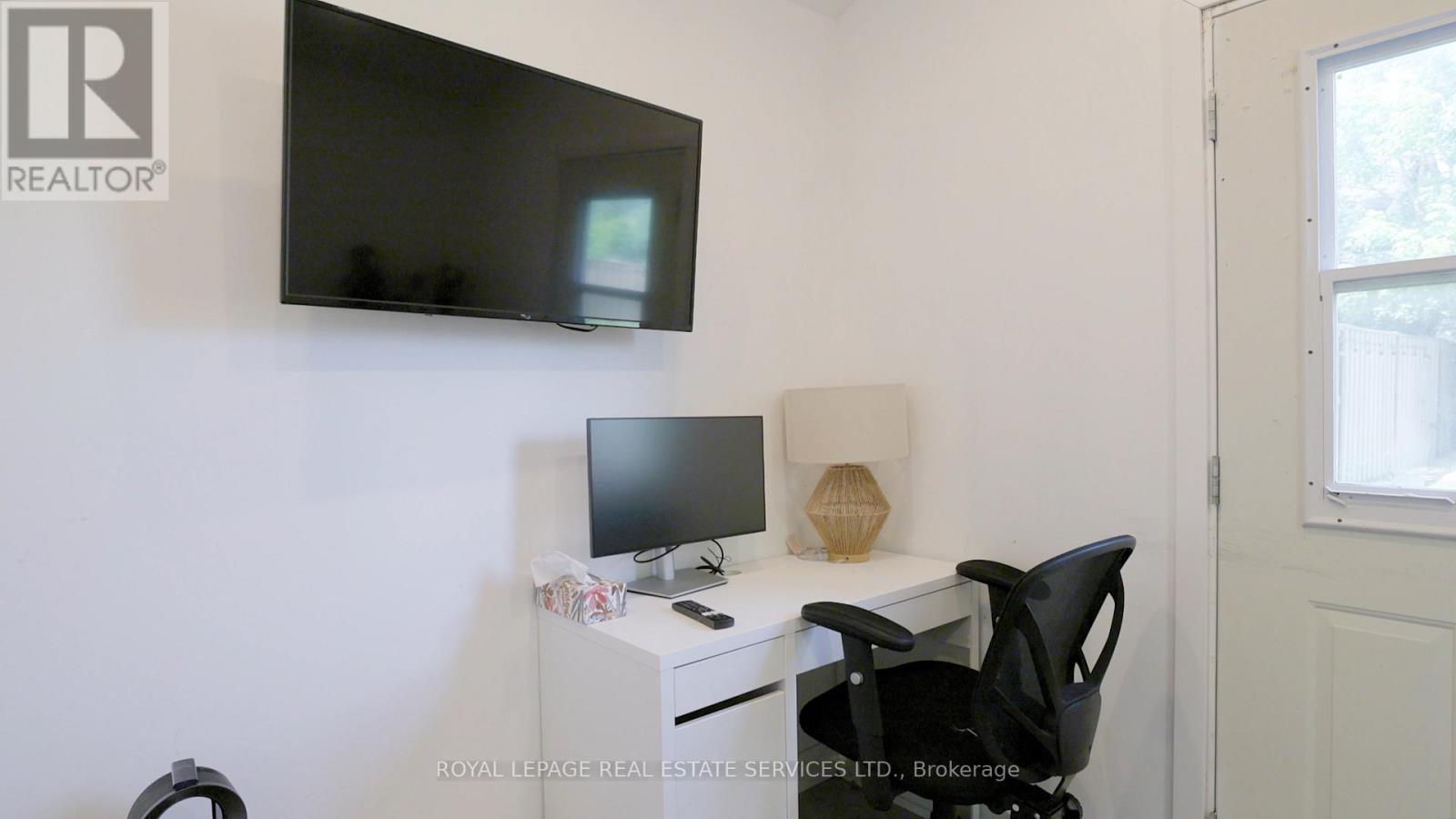 4 Rembe Avenue, Hamilton, ON - Indoor Photo Showing Office