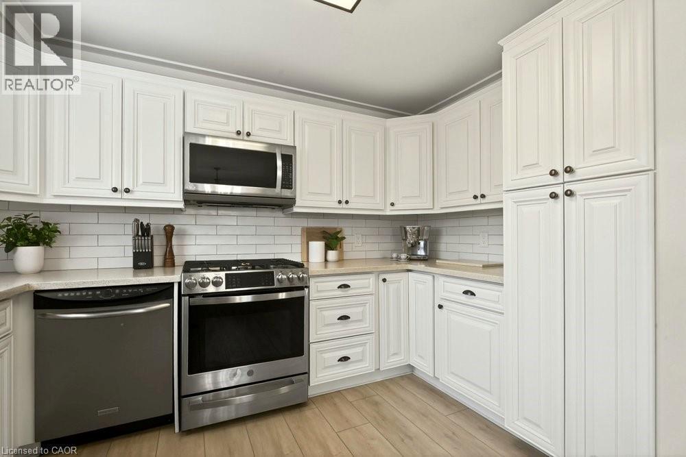 116 Highridge Avenue, Hamilton, ON - Indoor Photo Showing Kitchen