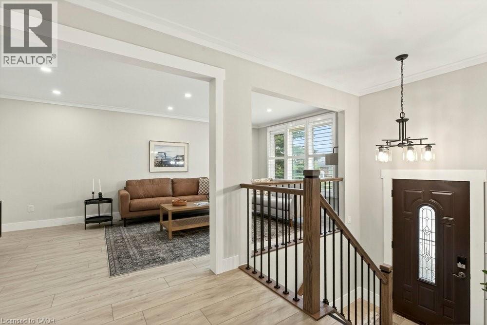 116 Highridge Avenue, Hamilton, ON - Indoor Photo Showing Other Room