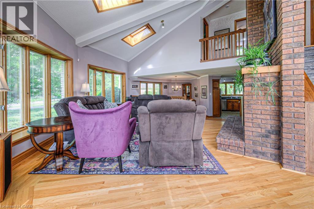 35 Robinson Road, Cambridge, ON - Indoor