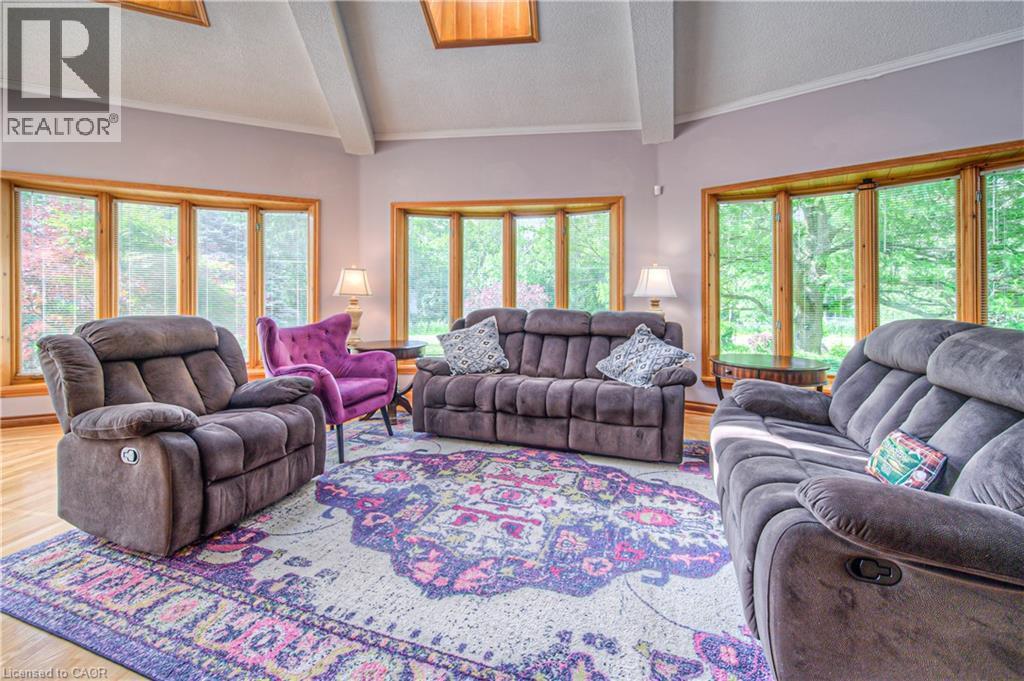 35 Robinson Road, Cambridge, ON - Indoor Photo Showing Living Room