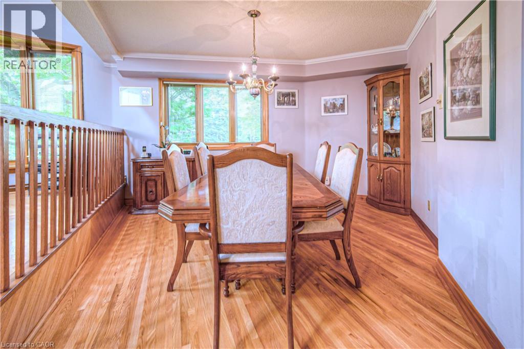 35 Robinson Road, Cambridge, ON - Indoor Photo Showing Dining Room