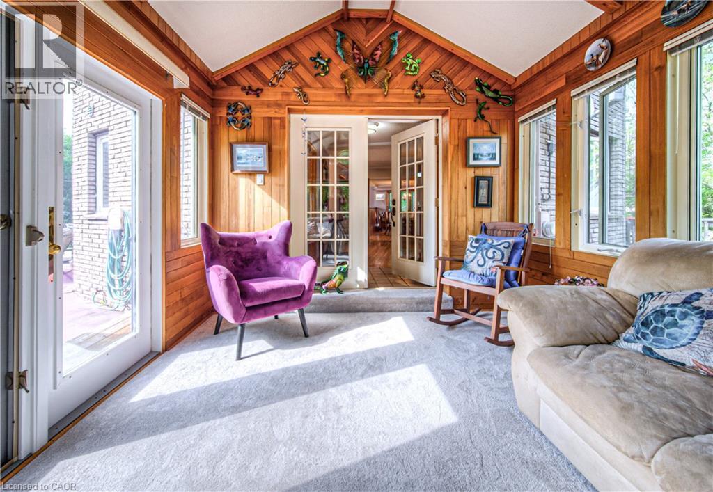 35 Robinson Road, Cambridge, ON - Indoor Photo Showing Living Room