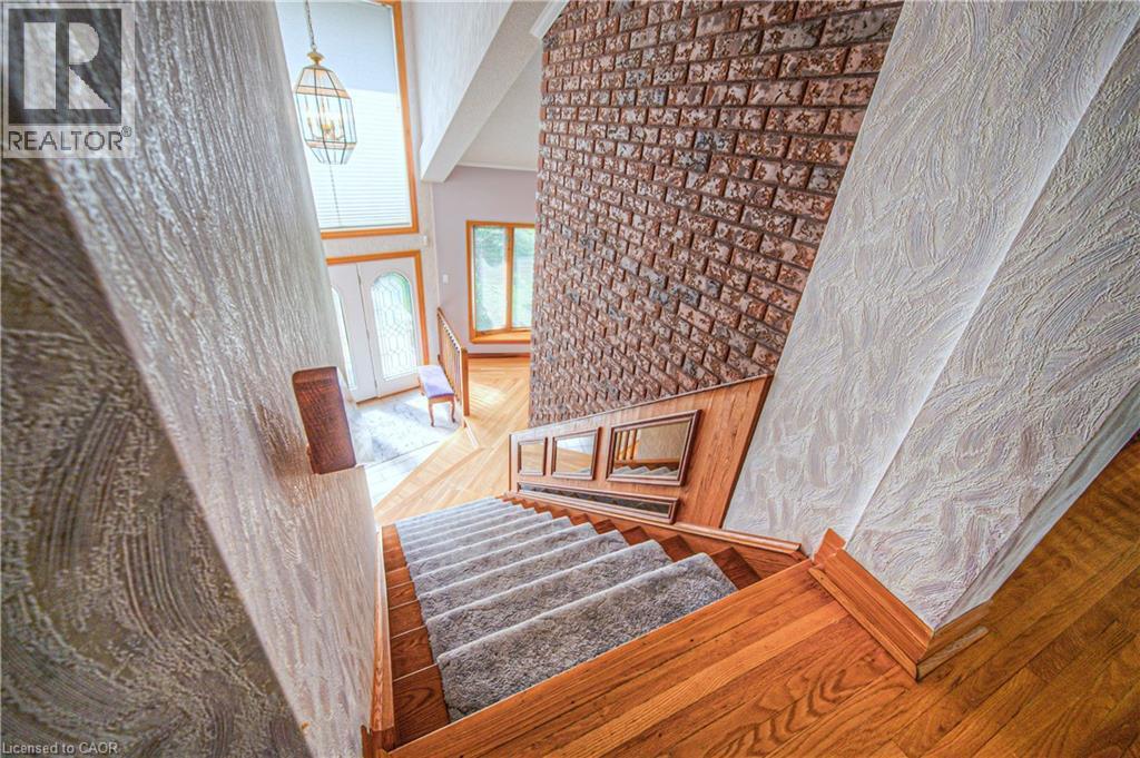35 Robinson Road, Cambridge, ON - Indoor Photo Showing Other Room